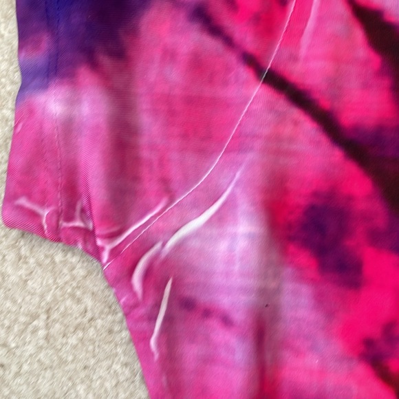 Tie Dye Dog Paw Print Women’s Shirt ~ The Animal Rescue ~ Large NWOT 🐾🐶 - Picture 3 of 9